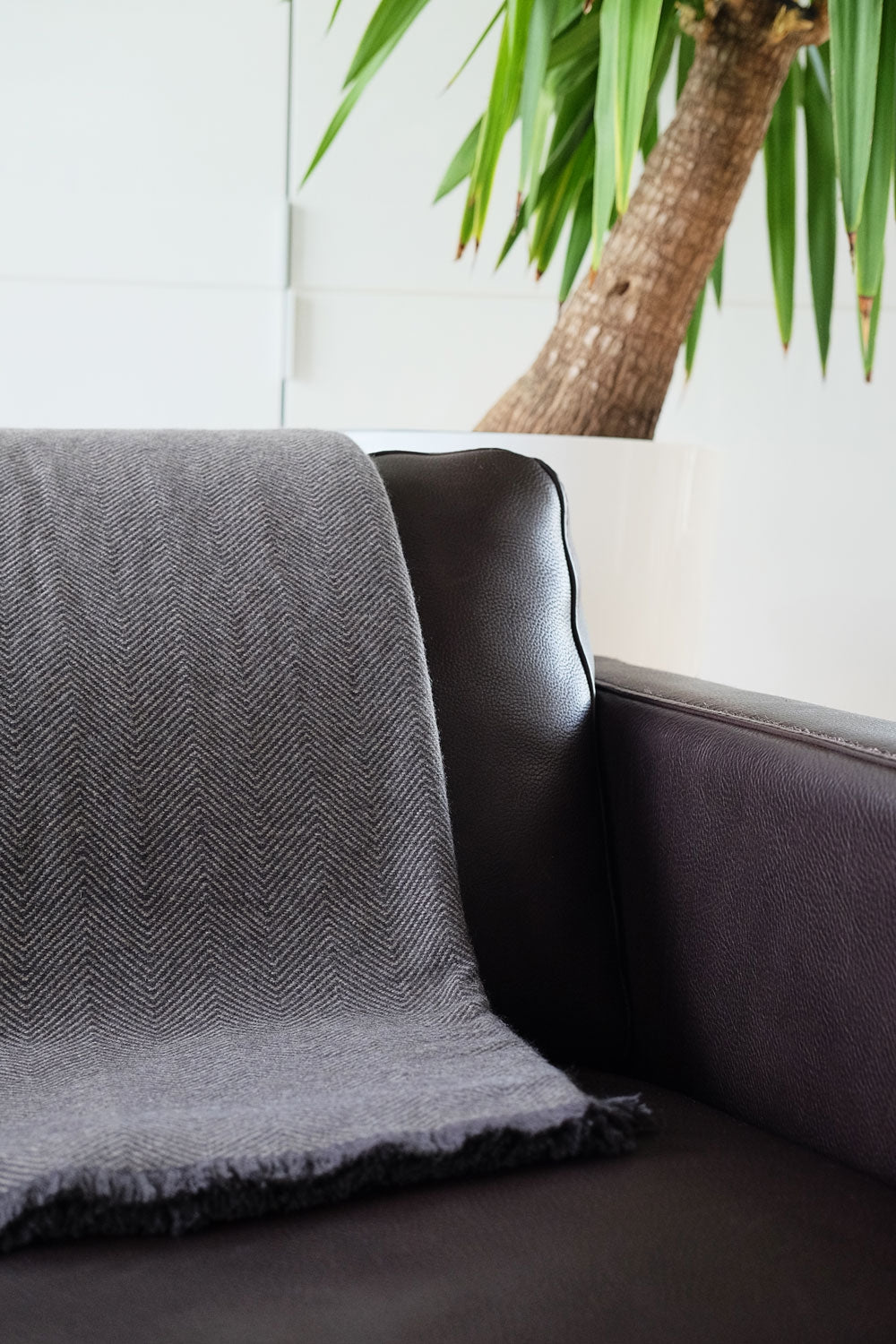 Erable 130 x 190 en cachemire mixte - Vue 1 - anthracite-marmotte chiné - Mahogany