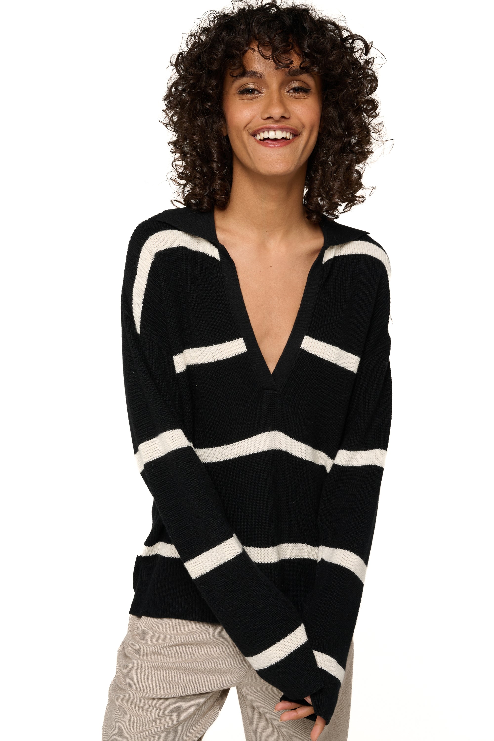 Polo in cashmere e cotone, 85% Cotone / 15% Cashmere, donna, collo a V, taglio dritto, maniche lunghe, righe, fine, , Mahogany
