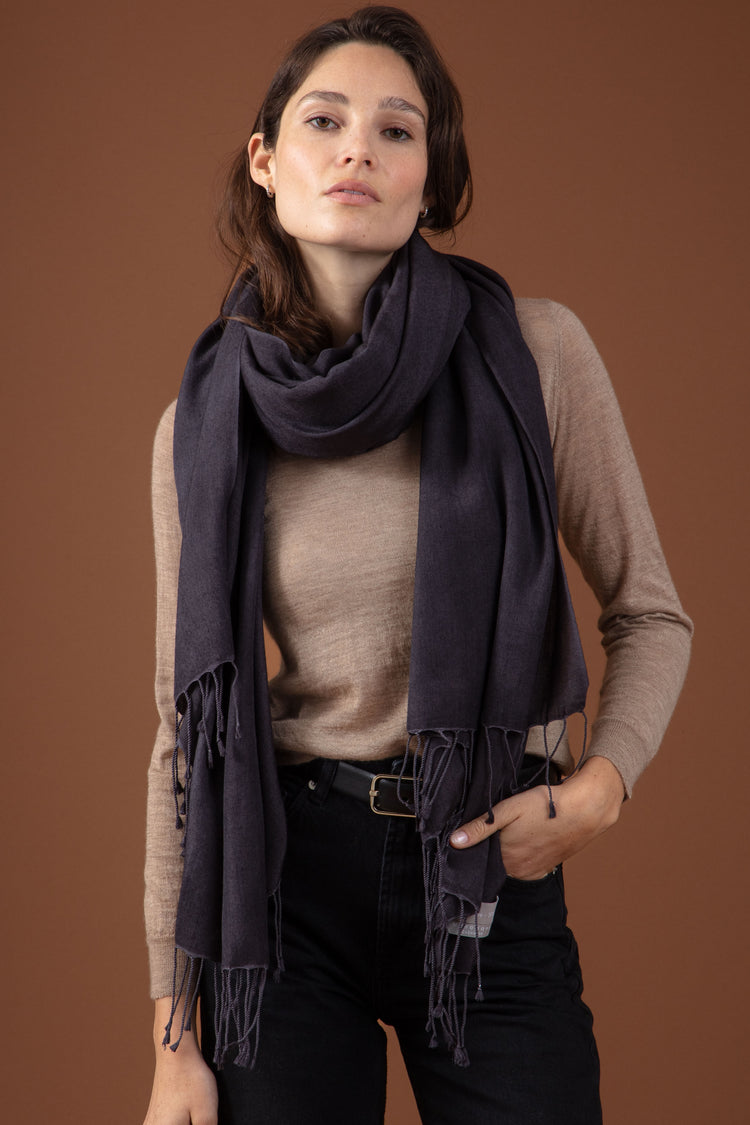 Adèle in cashmere e seta misto - carbon - Mahogany