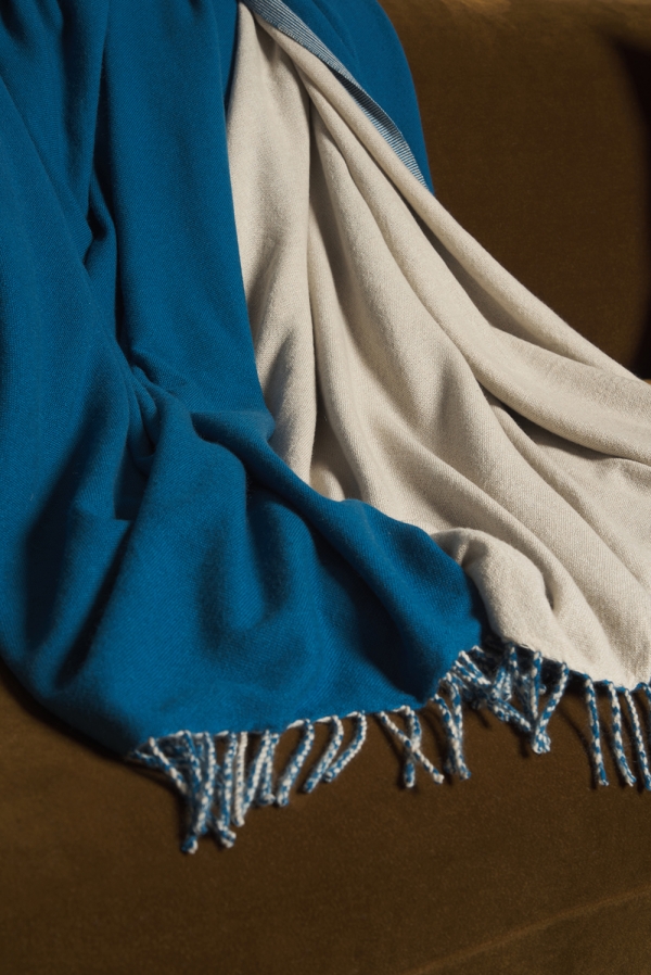 Cashmere accessori plaid amadora 140 x 220 blu anatra beige atemporale 140 x 220 cm