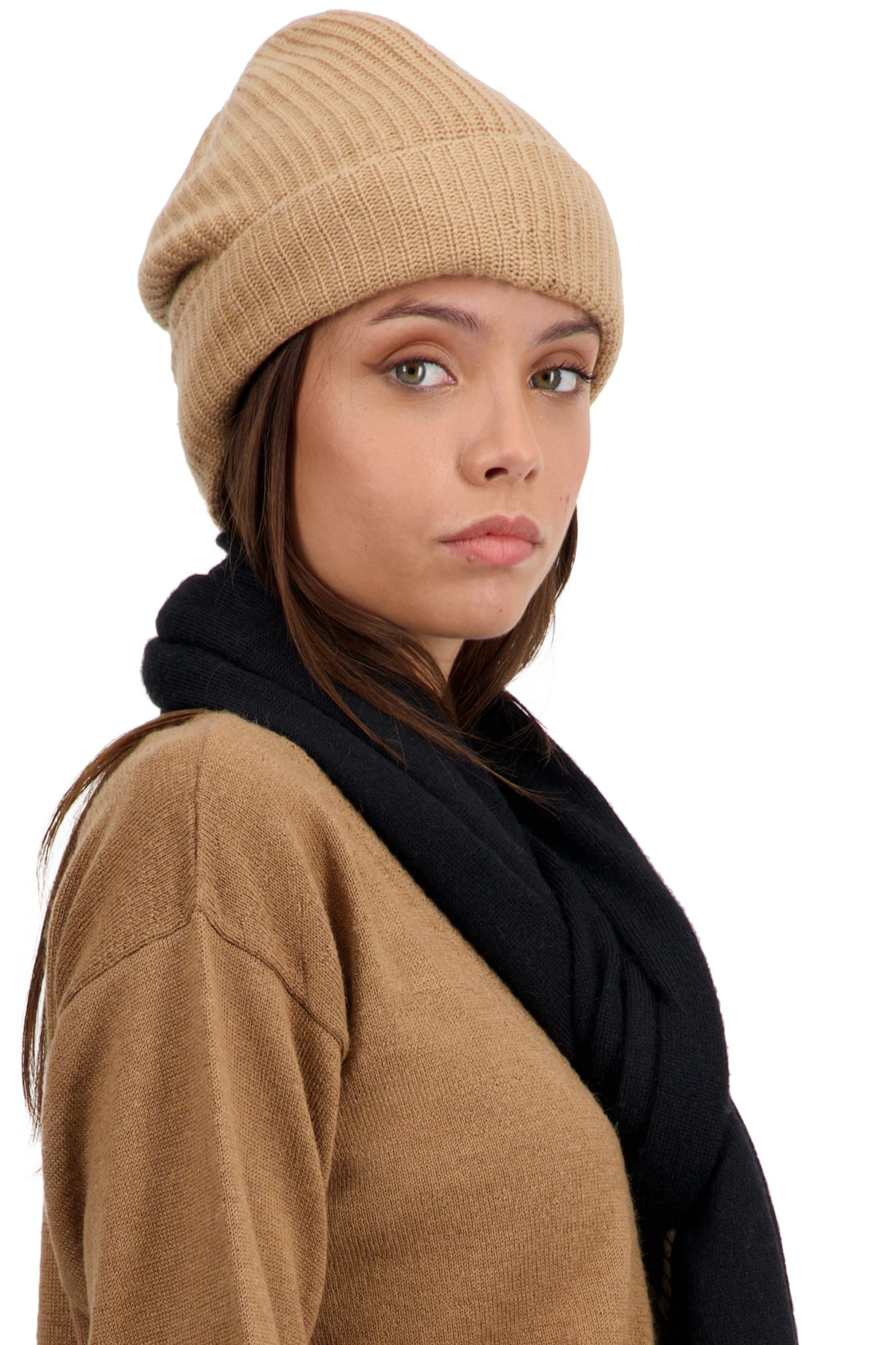 Cashmere accessori berretti terra cammello 26 x 24 cm